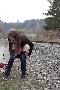 Antonia Sainz Relieves Her Pee Desperation