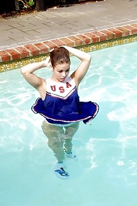 Breathtaking Cheerleader Goes Slender Dipping In A Swimming Pool And Drops Her Pompoms To Jerk-off