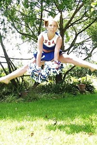 Take A Look At This Kinky Cheerleader As She Goes Public To Experience And Finishes Up Having Fun With Her Gap