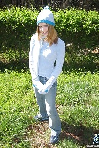 Delicious Kitty Likes To Jerk Off Against The Cam